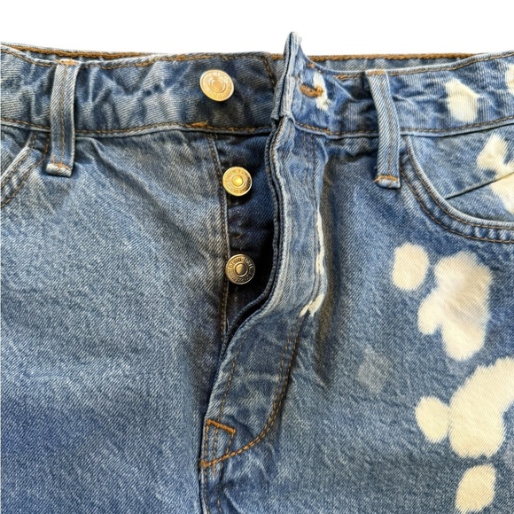 Womens Forever 21 Blue & white denim frayed Jean Shorts with buttons EUC Size 28 - Picture 6 of 10